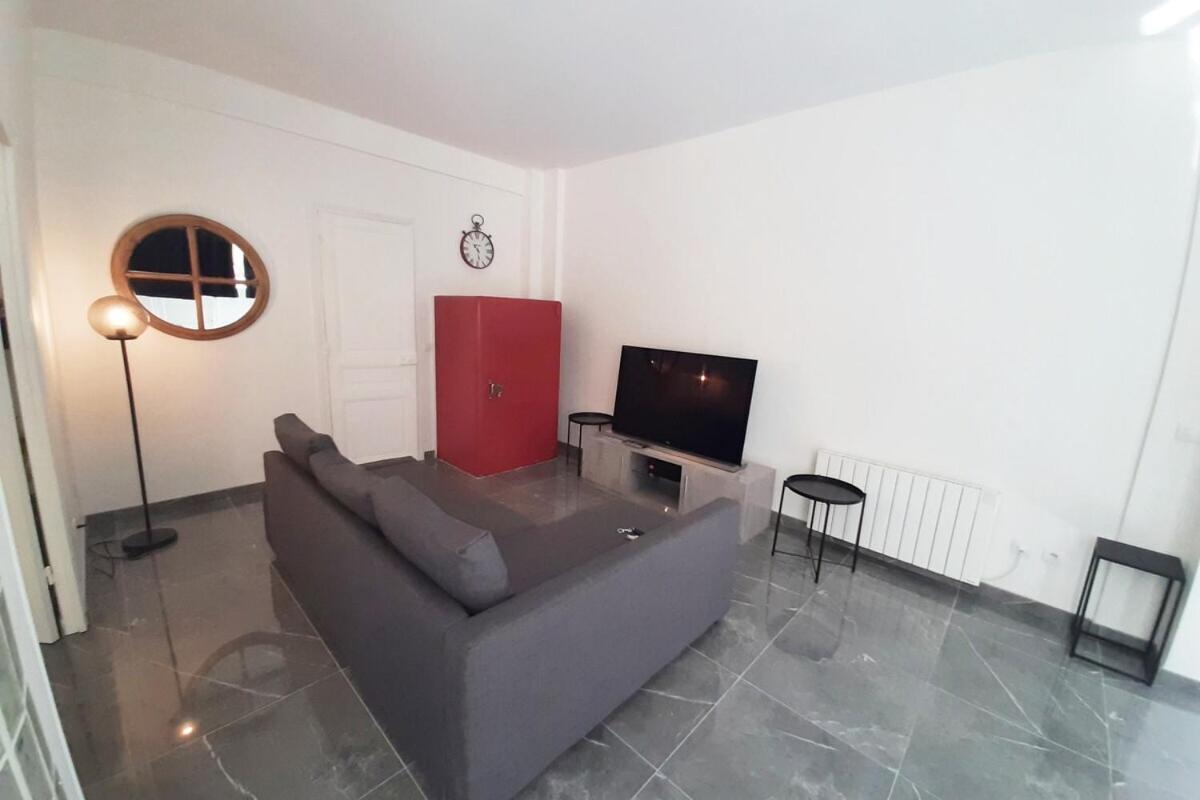 Sweet Apartment In Paris Montmartre Bagian luar foto